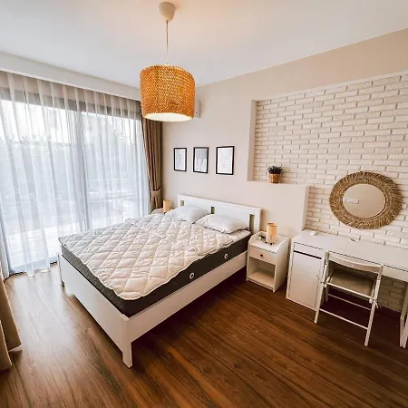 Cozy Garden Apartment, Terrace Near Sea For Up To 6 People
