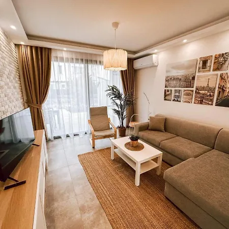 Cozy Garden Apartment, Terrace Near Sea For Up To 6 People *
