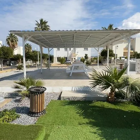 Apartment Cozy Garden Apartment, Terrace Near Sea For Up To 6 People Akanthou