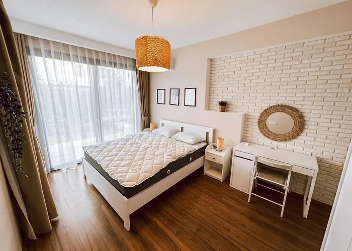 New Cozy Garden Pool & Terrace Near Sea For Up To 6 People